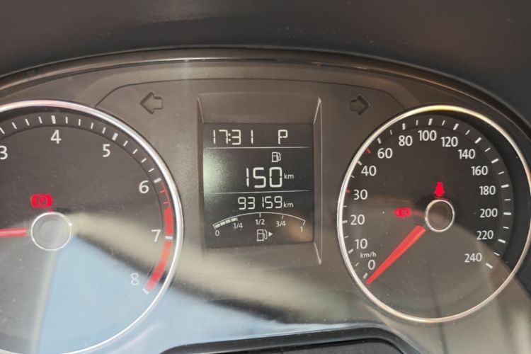 Volkswagen Polo 2018 car image #12