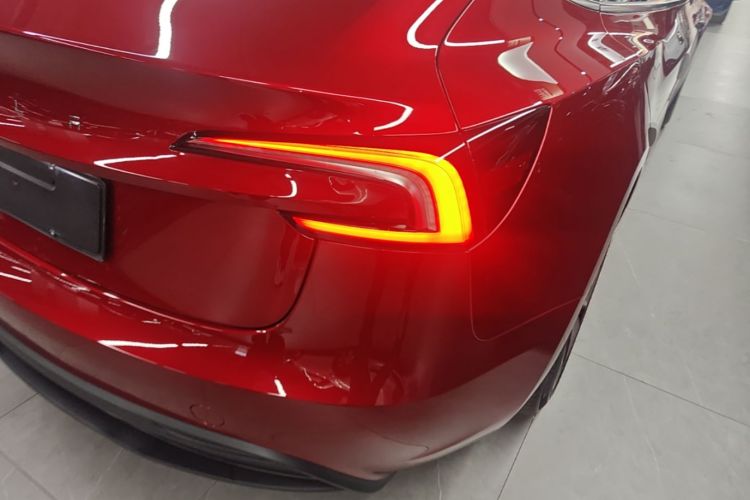 Tesla Model 3 2024 car image #8
