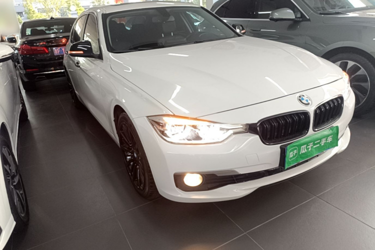 BMW 3 Series 2018 car image #4