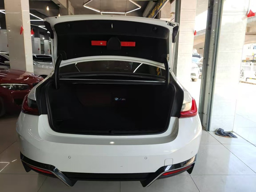 BMW i3 2024 car image #5