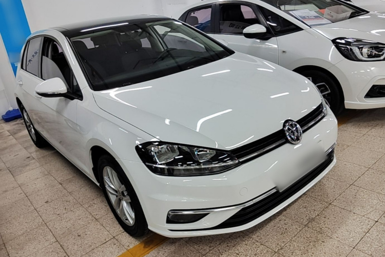 Volkswagen Golf 2018 car image #4