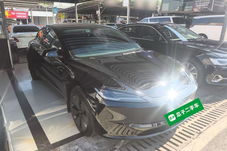 Tesla Model 3 2026 car image #4
