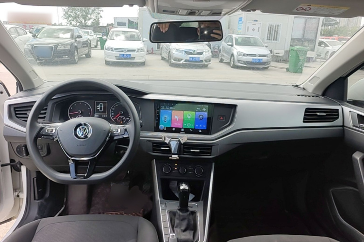 Volkswagen Polo 2020 car image #11
