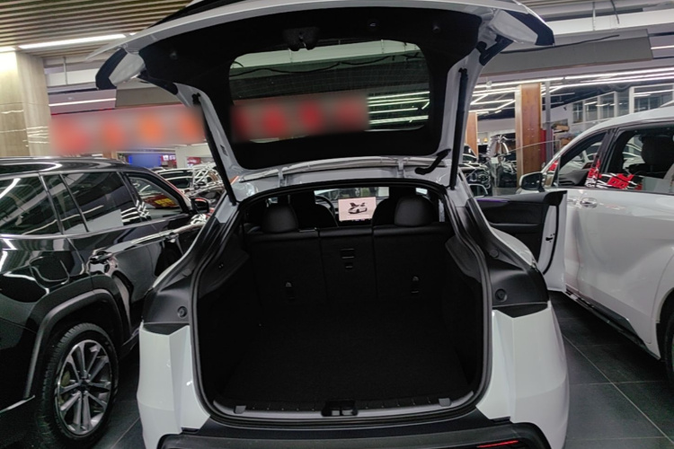 Tesla Model Y 2026 car image #21