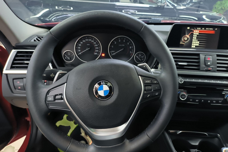 BMW 3 Series 2017 car image #11