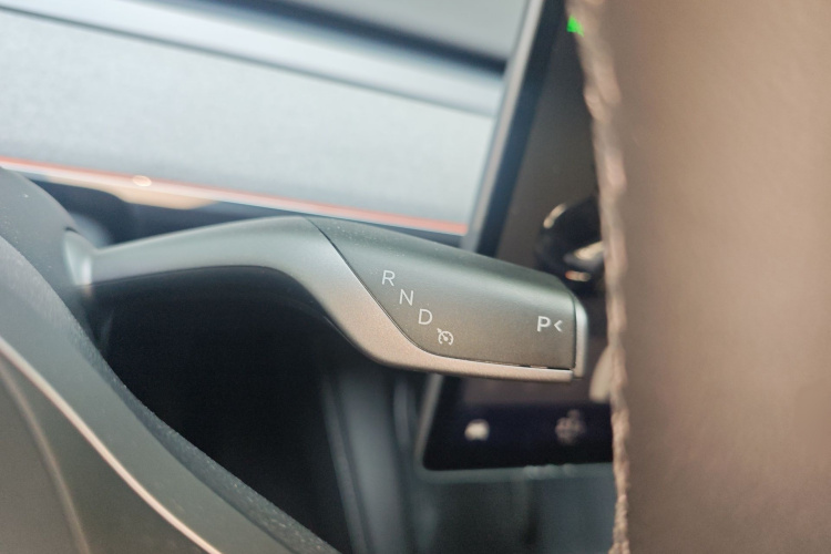 Tesla Model Y 2024 #18 Tesla Model Y 2024 car image #18