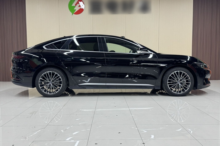 BYD Han 2025 car image #5
