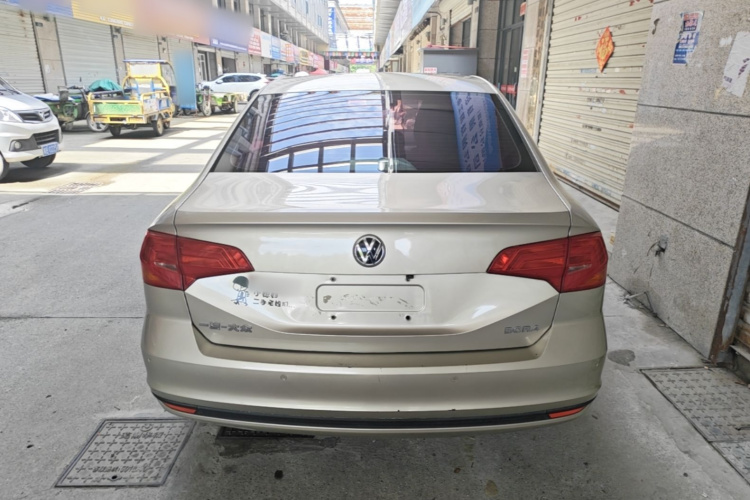 Volkswagen Bora 2017 car image #6