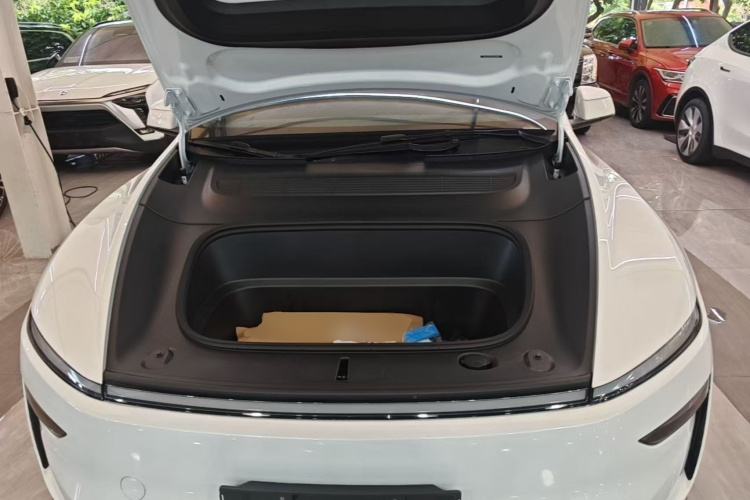 Tesla Model Y 2025 #20 Tesla Model Y 2025 car image #20
