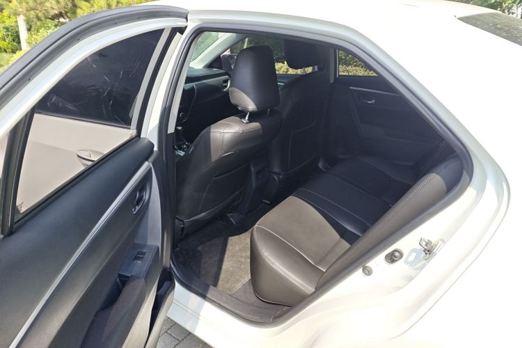 Toyota Corolla 2017 car image #13