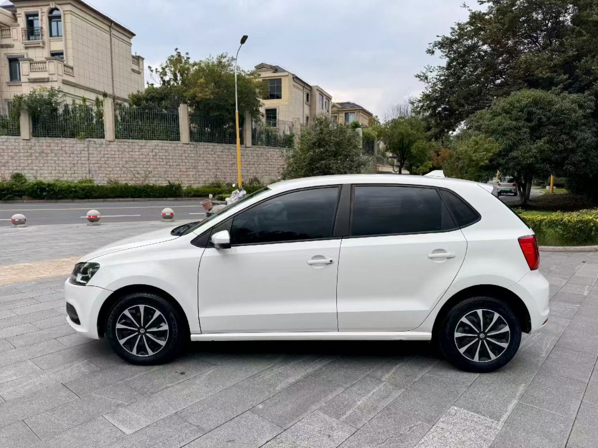 Volkswagen Polo 2017 car image #4