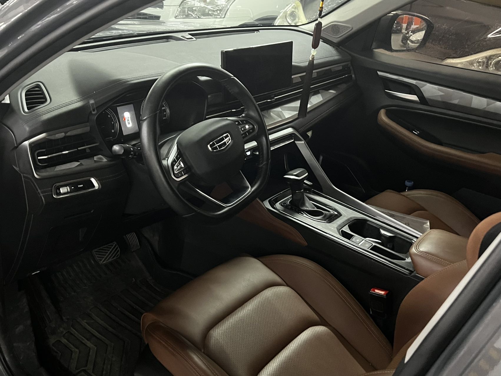 GEELY Vision X6 2024 car image #3