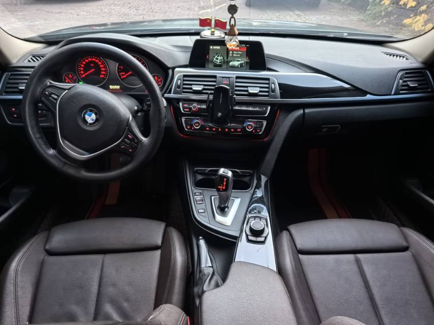 BMW 3 Series 2018 #4 BMW 3 Series 2018 imagen de coche #4