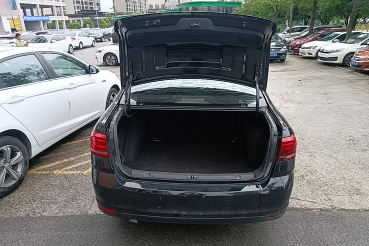 Volkswagen Lavida 2017 car image #19