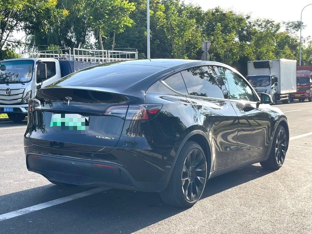 Tesla Model Y 2021 صورة سيارة #7