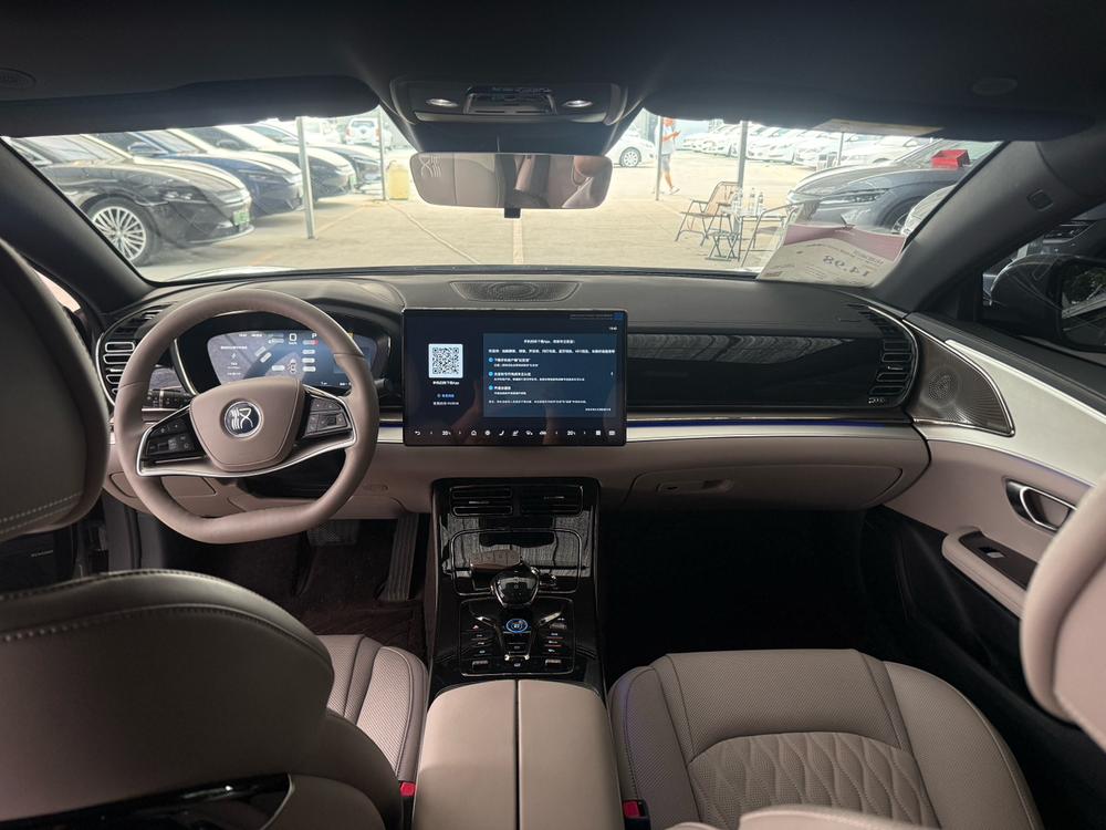 BYD Han 2025 car image #6