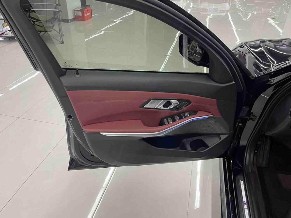 BMW 3 Series 2022 car image #22