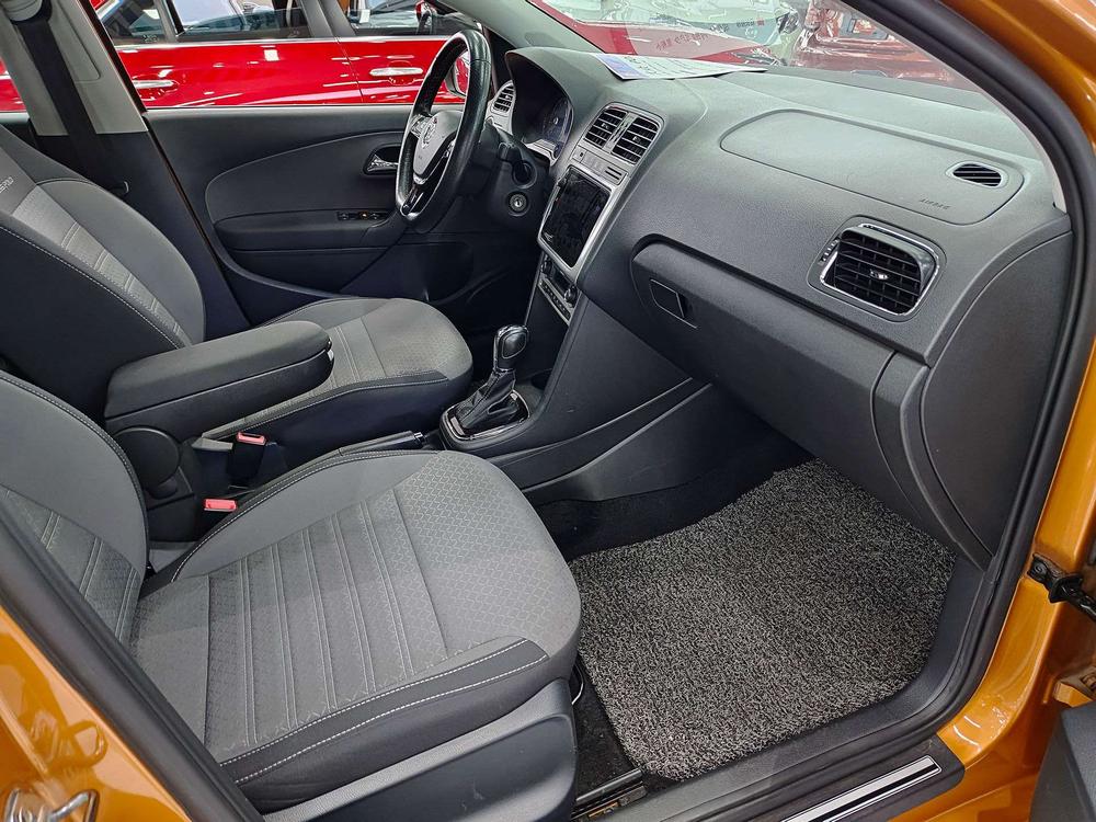 Volkswagen Polo 2018 car image #5