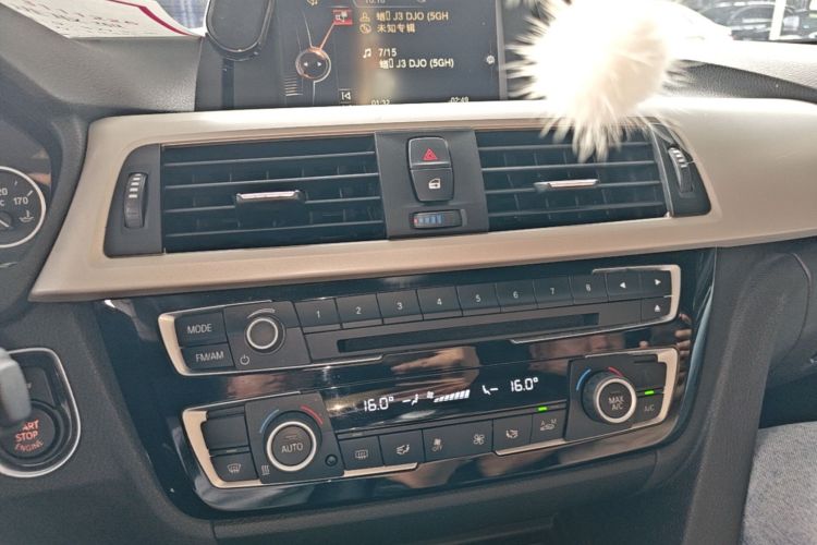 BMW 3 Series 2016 car image #13