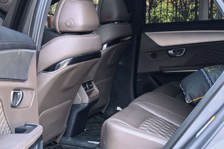 BYD Han 2022 immagine di auto #14