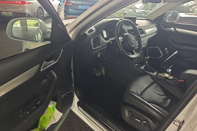 Audi Q3 2019 #16 Audi Q3 2019 car image #16