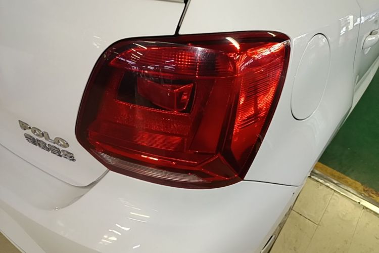 Volkswagen Polo 2017 car image #8