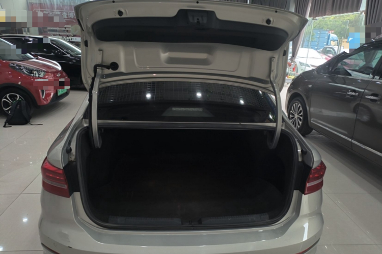 Volkswagen Lavida 2020 car image #19