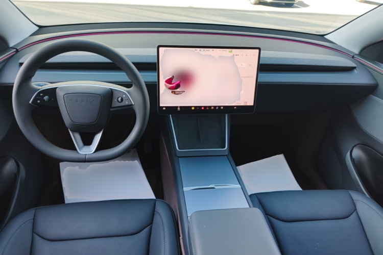 Tesla Model Y 2025 #10 Tesla Model Y 2025 car image #10