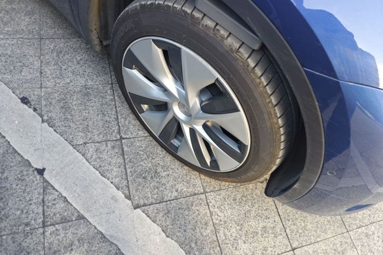 Tesla Model Y 2022 car image #9