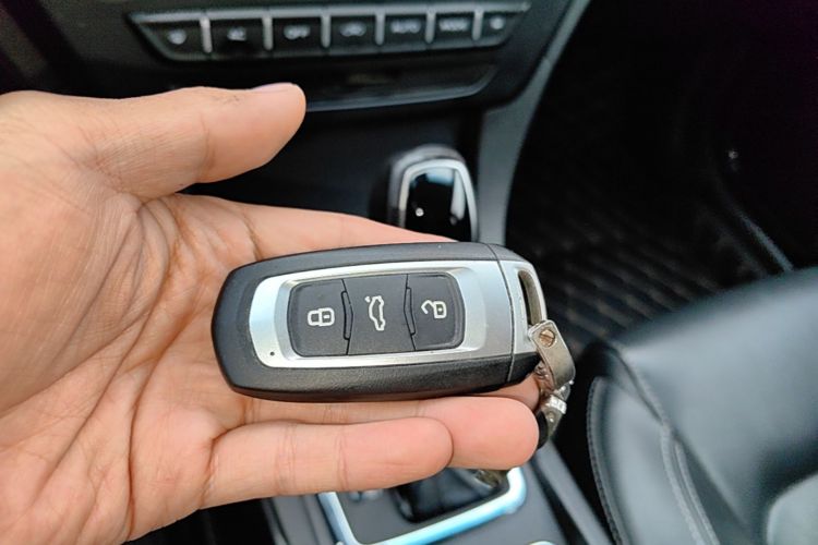 GEELY Emgrand 2016 car image #9