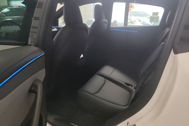 Tesla Model Y 2026 car image #17