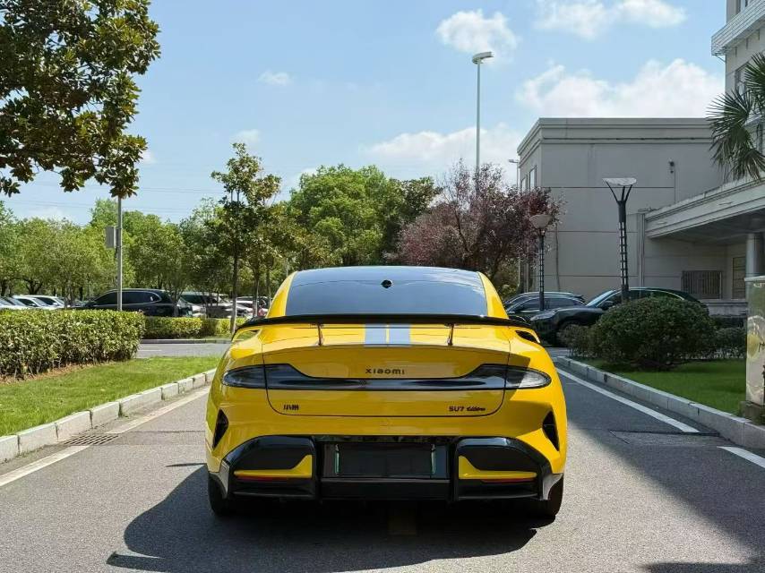 MI SU7 Ultra 2025 immagine di auto #5
