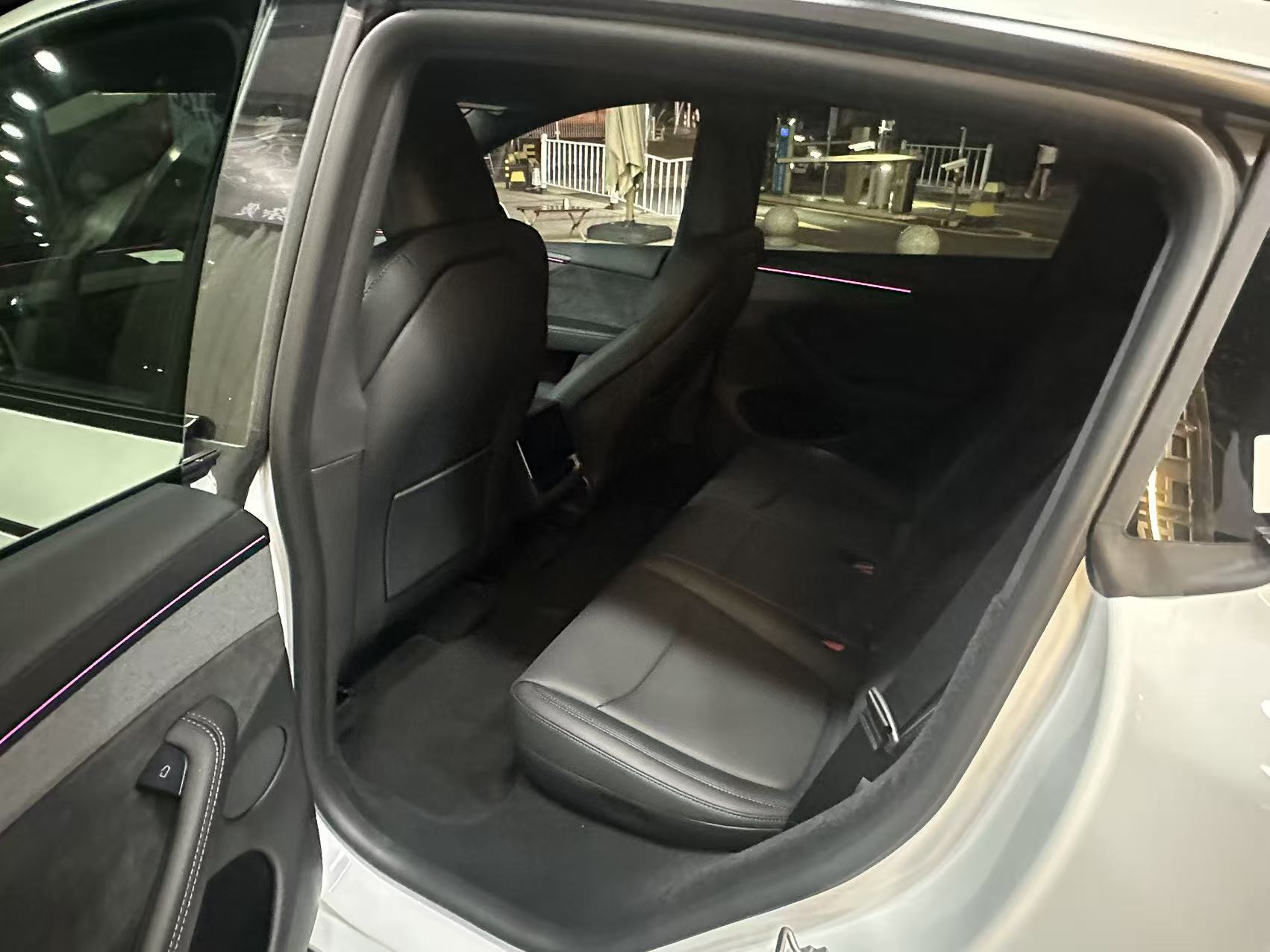 Tesla Model Y 2026 #4 Tesla Model Y 2026 car image #4