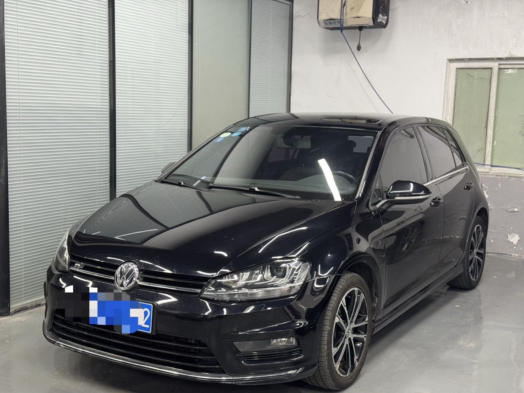 Volkswagen Golf 2018 car image 