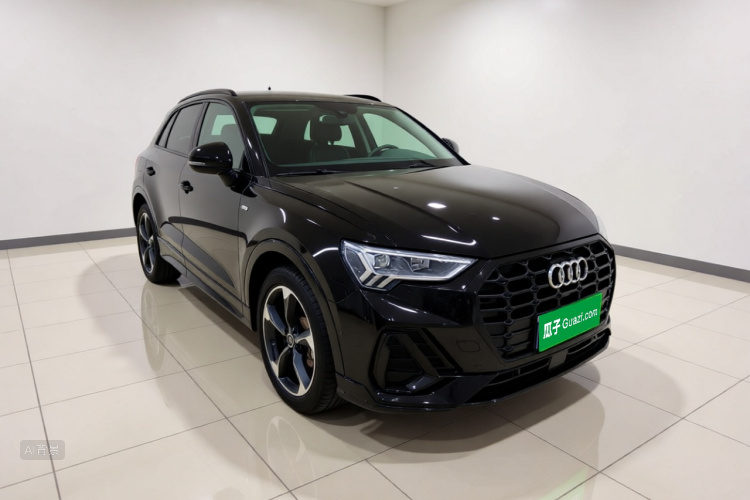 Audi Q3 2022 car image #4
