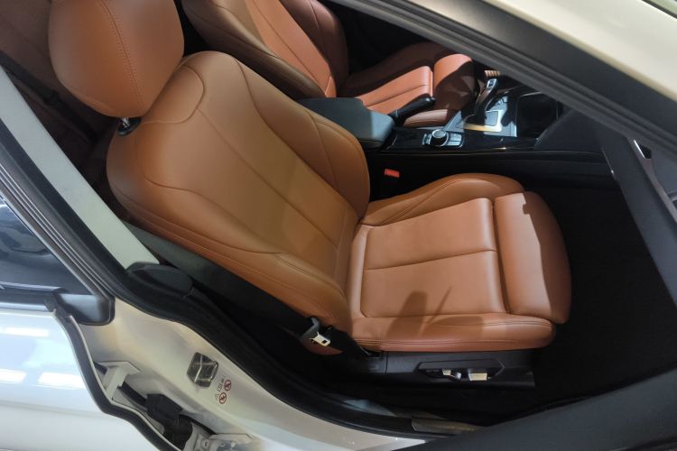 BMW 3 Series GT 2019 car image #24