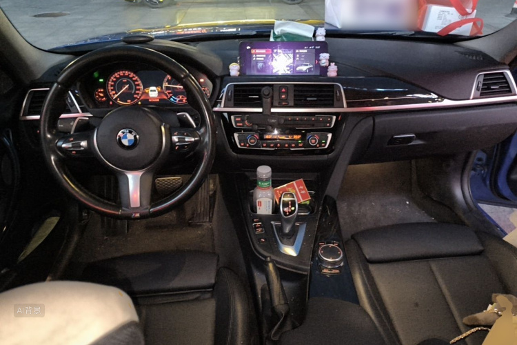 BMW 3 Series 2018 immagine di auto #11
