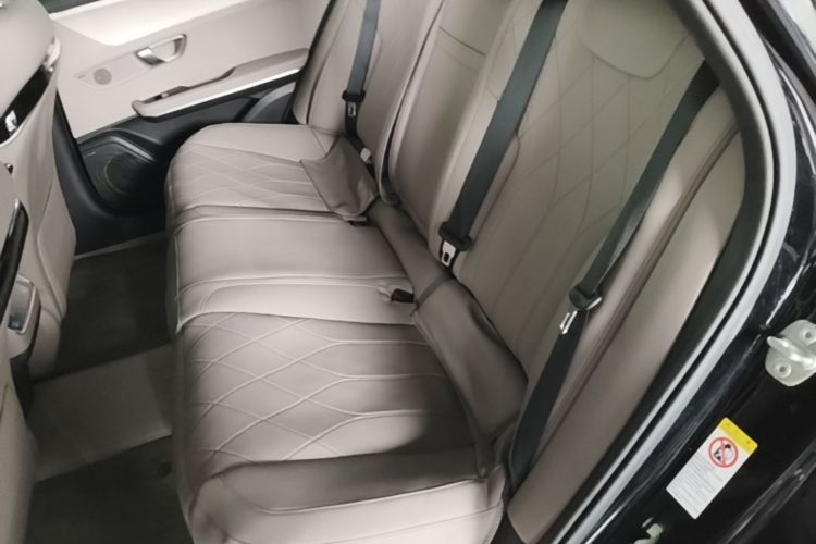 BYD Han 2024 car image #17