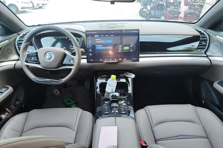 BYD Han 2021 car image #10