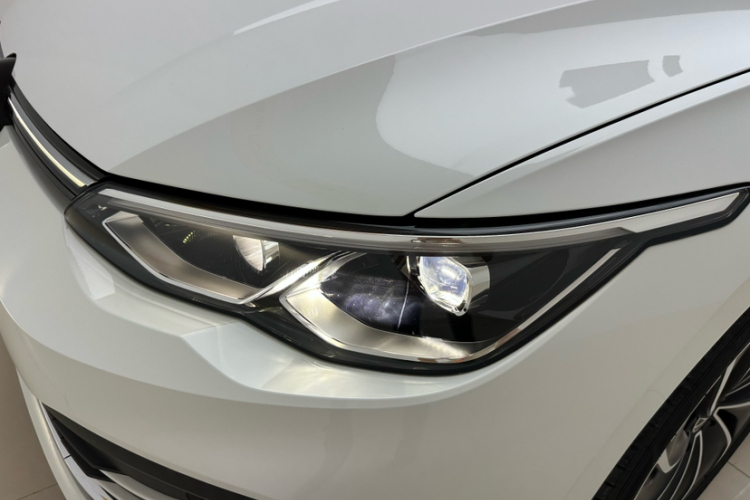 Volkswagen Golf 2021 car image #22