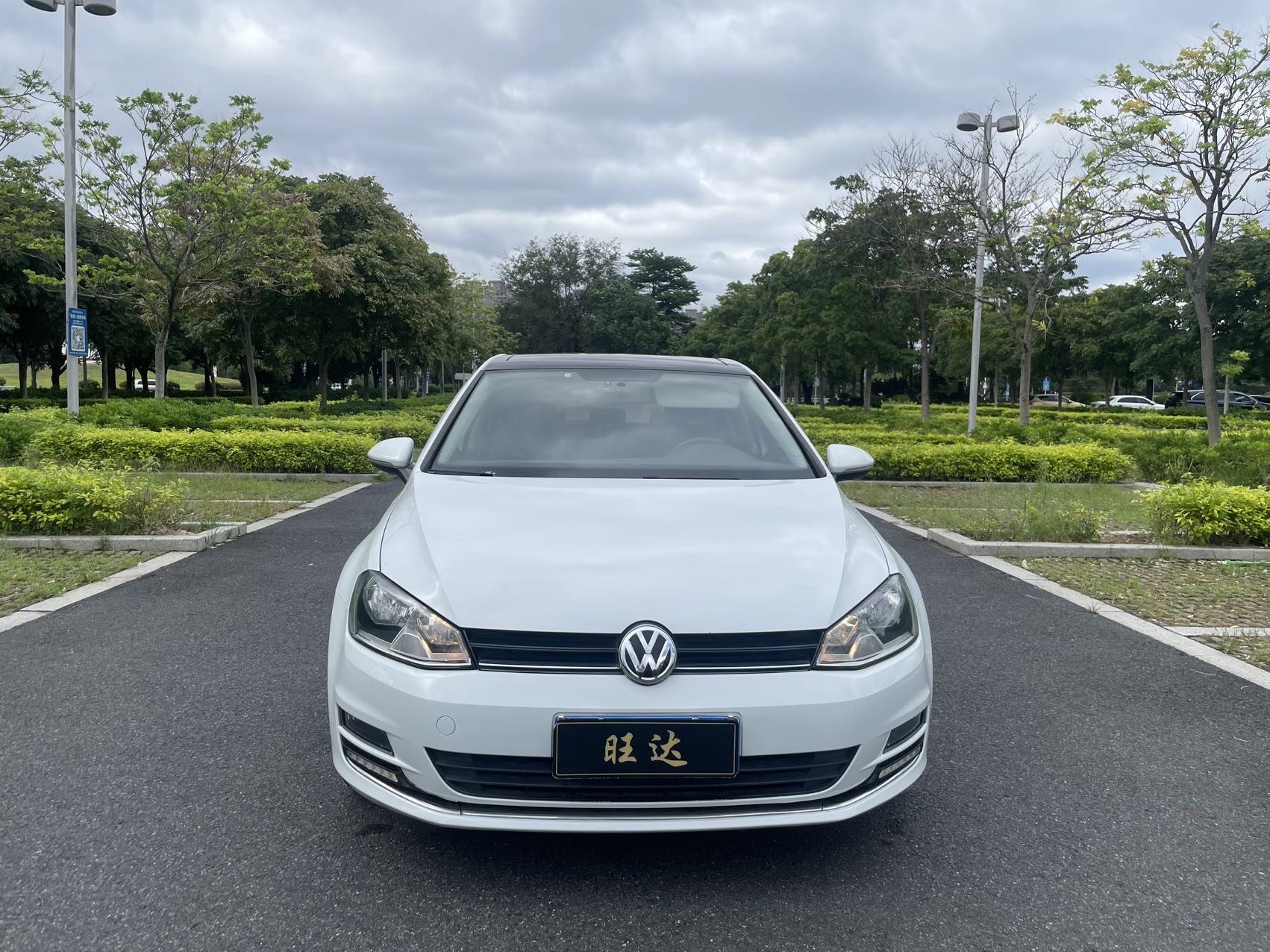 Volkswagen Golf 2014 car image #3