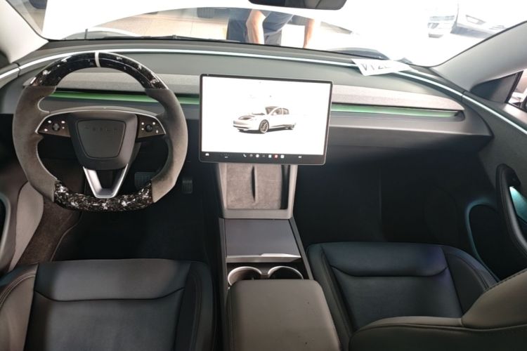 Tesla Model 3 2024 car image #10
