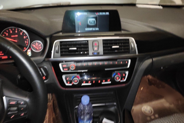 BMW 3 Series 2018 #17 BMW 3 Series 2018 car image #17