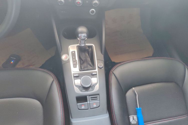 Audi A3 2018 car image #14