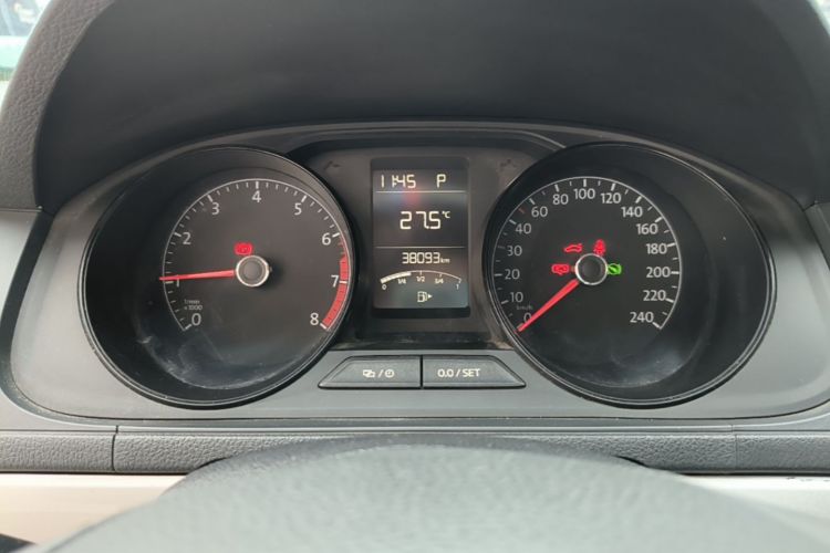 Volkswagen Lavida 2019 car image #12
