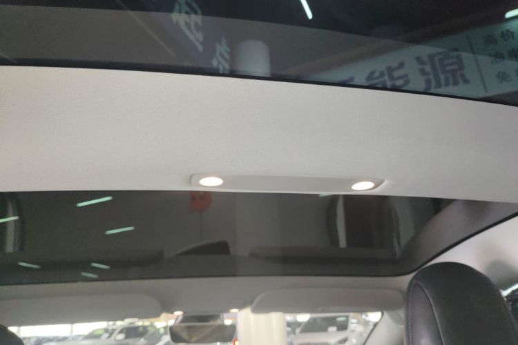 Tesla Model 3 2023 car image #18