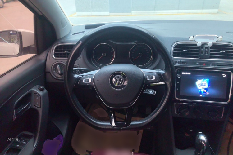 Volkswagen Polo 2019 car image #12