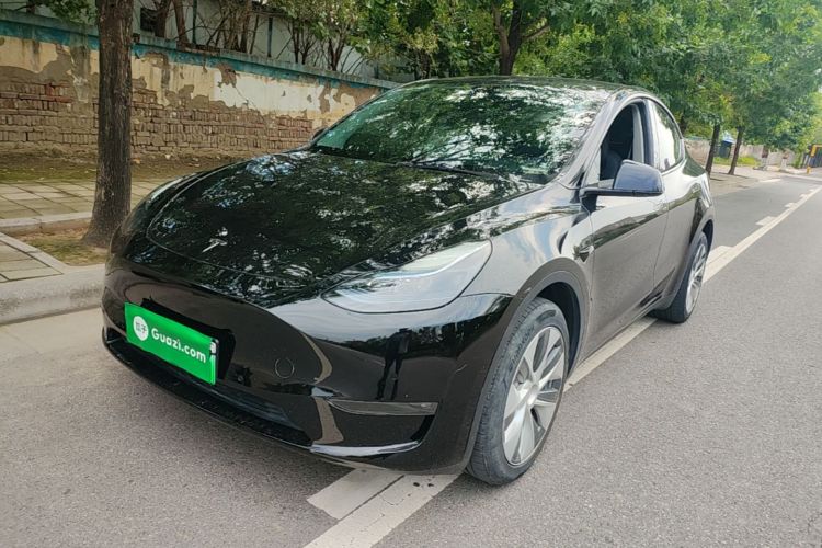 Tesla Model Y 2023 #2 Tesla Model Y 2023 car image #2