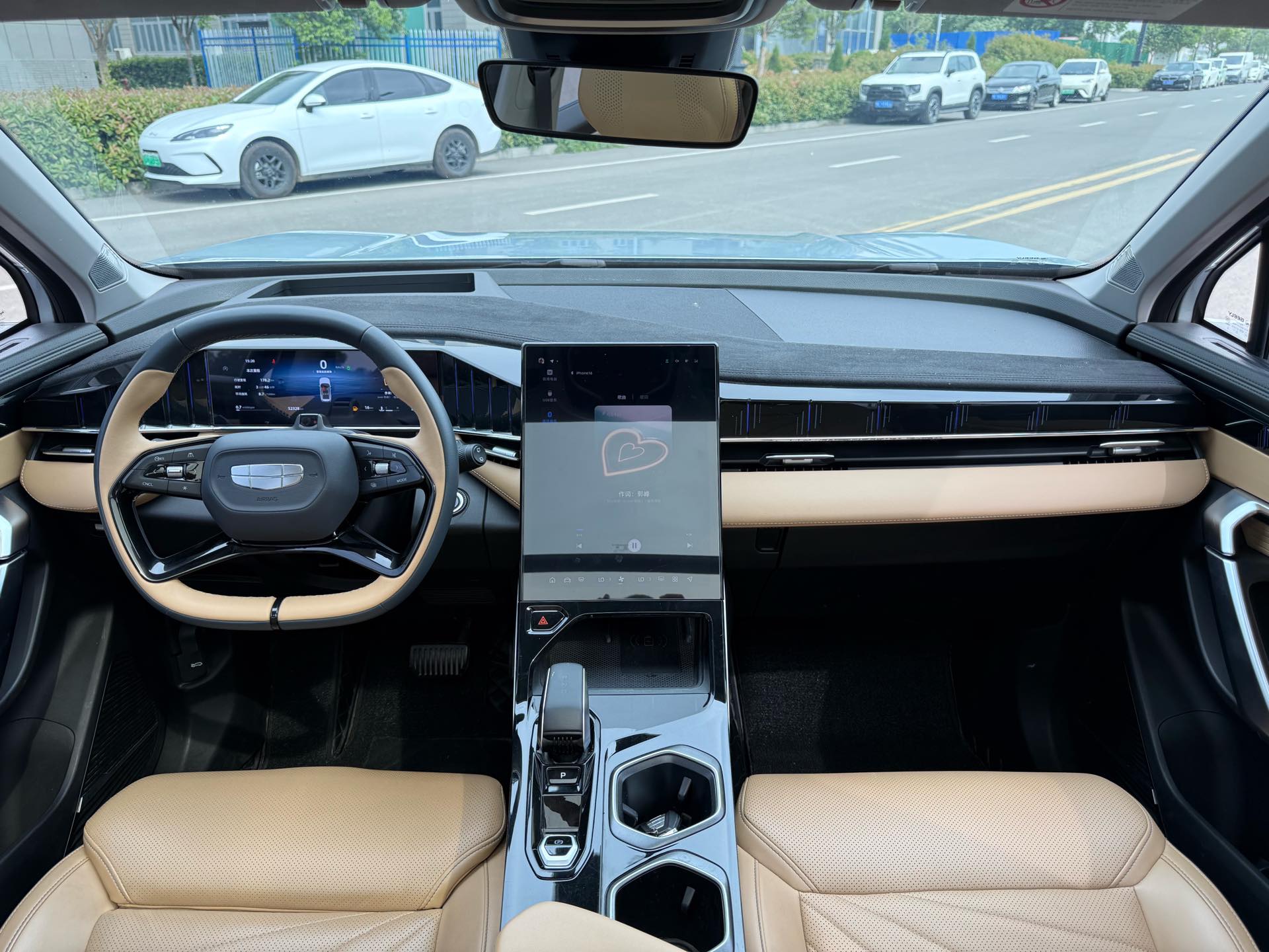GEELY Boyue L 2022 صورة سيارة #8