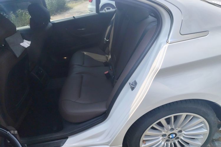BMW 3 Series 2018 #19 BMW 3 Series 2018 car image #19